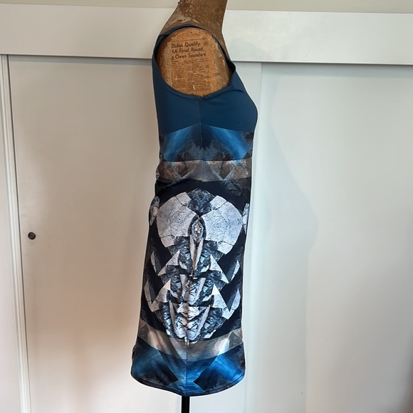 Geometric bodycon festival dress - breathable stretchy - Picture 4 of 9